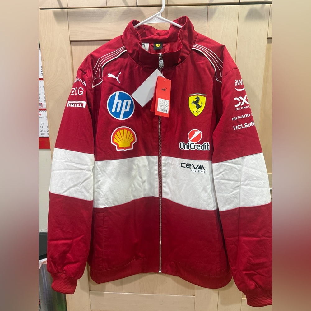 Brand New Authentic Scuderia Ferrari F1 Vintage Team Jacket 2025 Red